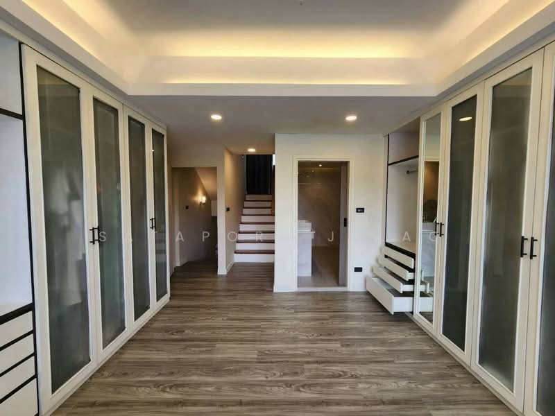3-BR Townhouse, Bangkok, Khlong Tan Nua, Watthana, Bangkok, 3 Bedrooms, 200 sqm, Townhouse For Rent, by Sataporn Jalao, 500382104 - DDproperty.com