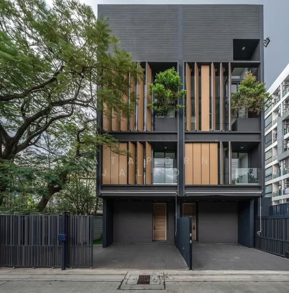 Chewa Heart Sukhumvit 62/1, Bangkok, Soi Sukhumvit 62/1, Bang Chak, Phra Khanong, Bangkok, 4 Bedrooms, 230 sqm, Townhouse For Sale, by Sataporn Jalao, 500382170 - DDproperty.com
