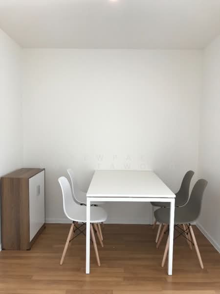 Lumpini Place Bangna Km.3, Bangkok, 52 Soi Bang Na-Trat 23, Bang Na, Bangkok, 2 Bedrooms, 39 sqm, Condo For Rent, by Praewpakar Soontawong, 500382179 - DDproperty.com