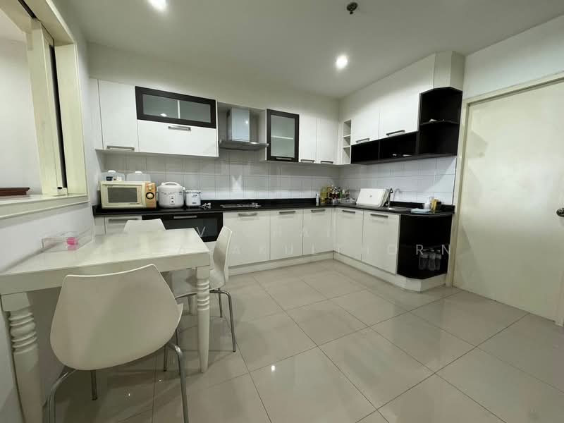 Riverine Place, Nonthaburi, 167 Phibun Songkhram Rd, Suan Yai, Muang Nonthaburi, Nonthaburi, 3 Bedrooms, 218 sqm, Condo For Rent, by Vichai Annavakulthorn, 500382204 - DDproperty.com