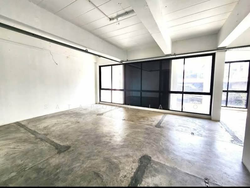 5-BR House, Bangkok, Praborommaharatchawang, Phra Nakhon, Bangkok, 5 Bedrooms, 950 sqm, Single Detached House For Sale, by Sataporn Jalao, 500382225 - DDproperty.com