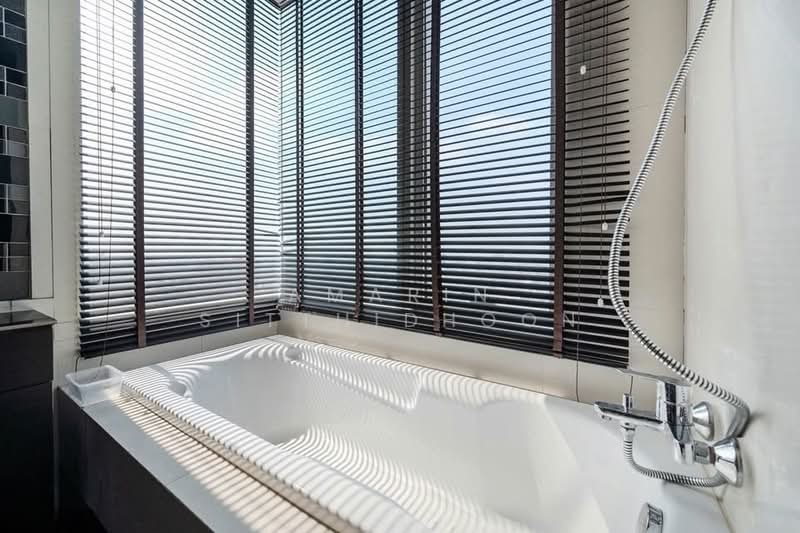 Watermark Chaophraya, Bangkok, Soi Charoennakorn 39-41, Charoennakorn Road, Bang Lam Phu Lang, Khlong San, Bangkok, 3 Bedrooms, 145 sqm, Condo For Sale, by Amarin Sitthidhoon, 500382273 - DDproperty.com