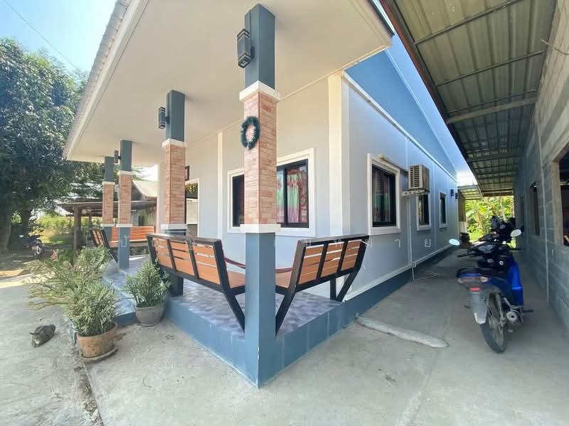 ขายบ้านพร้อมที่ดิน อำเภอขาณุวรลักษบุรี จังหวัดกำแพงเพชร, Kamphaeng Phet, Salok Bat, Khanu Woralaksaburi, Kamphaeng Phet, 3 Bedrooms, 150 sqm, Single Detached House For Sale, by ปัญญา สมหมาย, 500382311 - DDproperty.com