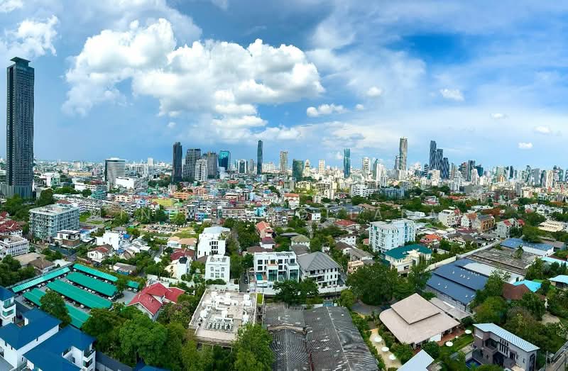 Supalai Place Sukhumvit 39, Bangkok, 175-179 Soi Sukhumvit 39 Sukhumvit Road, Khlong Tan Nua, Watthana, Bangkok, 3 Bedrooms, 491 sqm, Condo For Rent, by Mind (Amollada), 500382370 - DDproperty.com