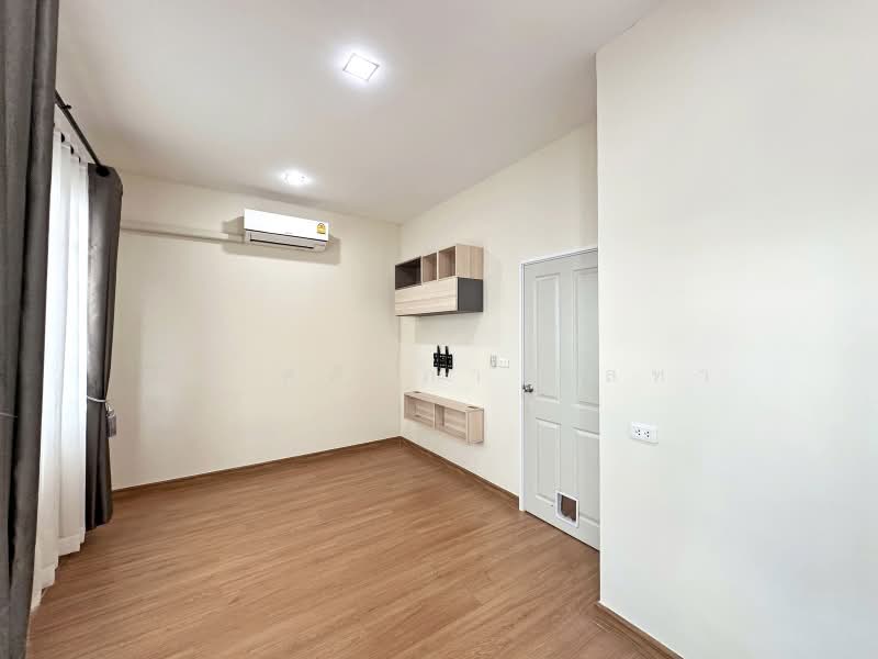 Golden Town 2 Ladprao-Kaset Nawamin, Bangkok, Soi Nawamin 42 Yak 27, Khlong Kum, Bueng Kum, Bangkok, 4 Bedrooms, 120 sqm, Townhouse For Sale, by คุณ ศศิวิภา พูลทา, 500382397 - DDproperty.com