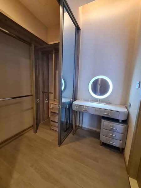 The Esse Asoke, Bangkok, 333 Soi Sukhumvit 21, Sukhumvit Road, Khlongtoei Nua, Watthana, Bangkok, 2 Bedrooms, 75 sqm, Condo For Rent, by Sataporn Jalao, 500382437 - DDproperty.com