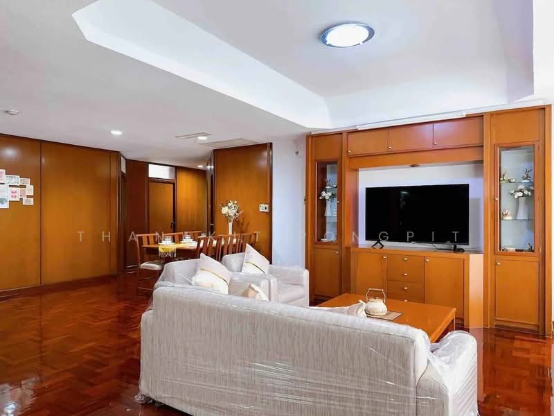 Homhual Mansion, Bangkok, 104 Soi Sukhumvit 49, Khlong Tan Nua, Watthana, Bangkok, 3 Bedrooms, 200 sqm, Apartment For Rent, by Thanakit Pongpit, 500382476 - DDproperty.com