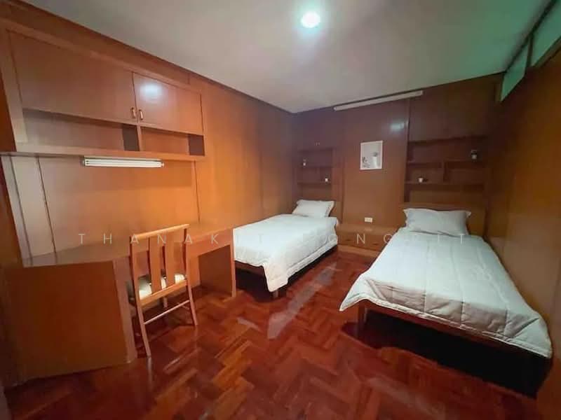 Homhual Mansion, Bangkok, 104 Soi Sukhumvit 49, Khlong Tan Nua, Watthana, Bangkok, 3 Bedrooms, 200 sqm, Apartment For Rent, by Thanakit Pongpit, 500382476 - DDproperty.com