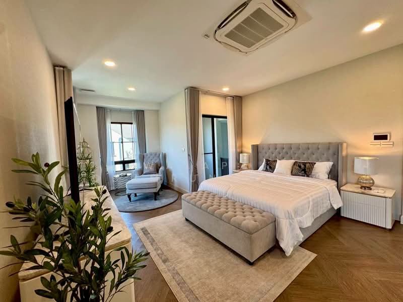 Nantawan Rama 9 - New Krungthepkreetha, Bangkok, Saphan Sung, Bangkok, 4 Bedrooms, 302 sqm, Single Detached House For Rent, by Walapa Jidbumrungsakun, 500382482 - DDproperty.com