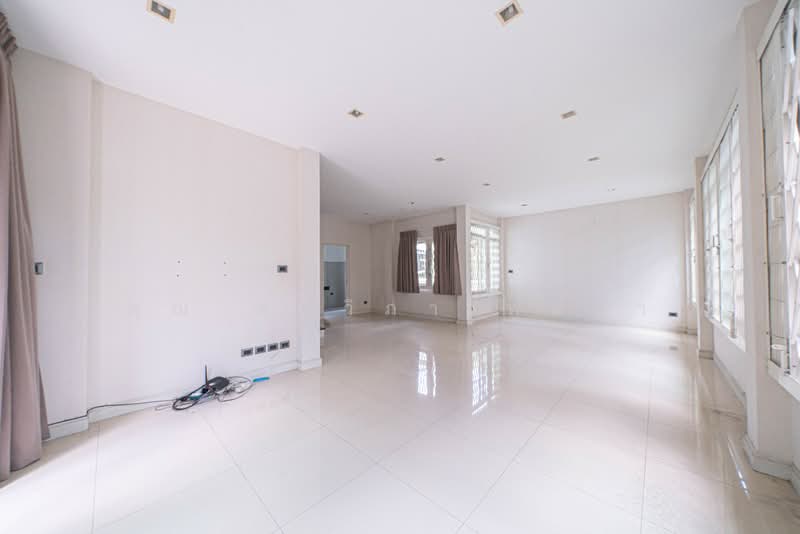 Perfect Place Phatthanakan-Srinakarin, Bangkok, 7/24 On Nut 80 Yaek 5, Prawet, Bangkok, 3 Bedrooms, 198 sqm, Single Detached House For Sale, by คุณ ศศิวิภา พูลทา, 500382543 - DDproperty.com