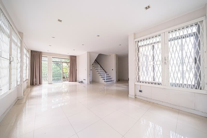 Perfect Place Phatthanakan-Srinakarin, Bangkok, 7/24 On Nut 80 Yaek 5, Prawet, Bangkok, 3 Bedrooms, 198 sqm, Single Detached House For Sale, by คุณ ศศิวิภา พูลทา, 500382543 - DDproperty.com