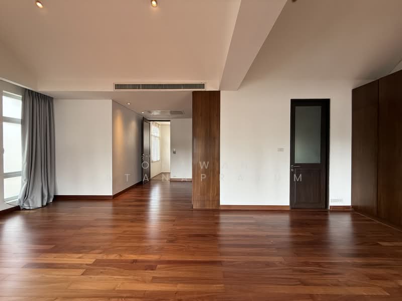 Villa in soi sukhumvit 31, Bangkok, Soi Sawatdi, Khlong Tan Nua, Watthana, Bangkok, 4 Bedrooms, 450 sqm, Semi-Detached House (Twin House) For Rent, by Orawan Ratanapratum, 500382555 - DDproperty.com