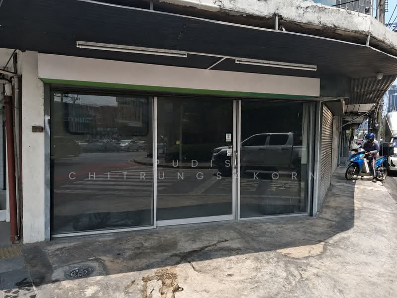 3-Storeys Commercial Building for Rent – Rama 4 / Sukhumvit, Bangkok, Phra Kanong, Khlong Toei, Bangkok, , 336 sqm, Shophouse For Rent, by Pudis Chitrungsakorn, 500382576 - DDproperty.com