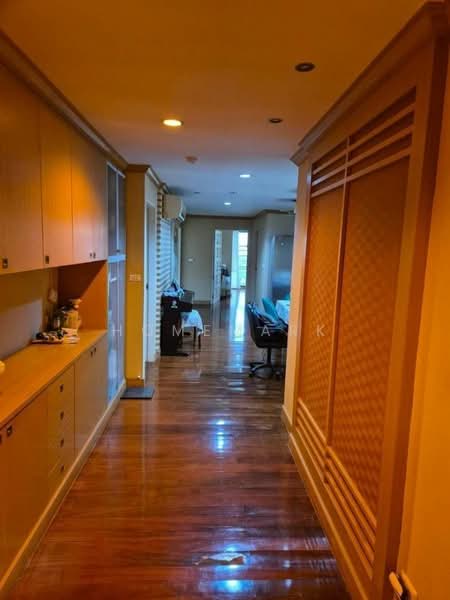 Floraville Condominium : ฟลอร่าวิลล์ คอนโดมิเนียม, กรุงเทพ, 51 พัฒนาการ, สวนหลวง, กรุงเทพ, 160 ตร.ม., คอนโด ขาย, โดย Homemark, 500382584 - DDproperty.com