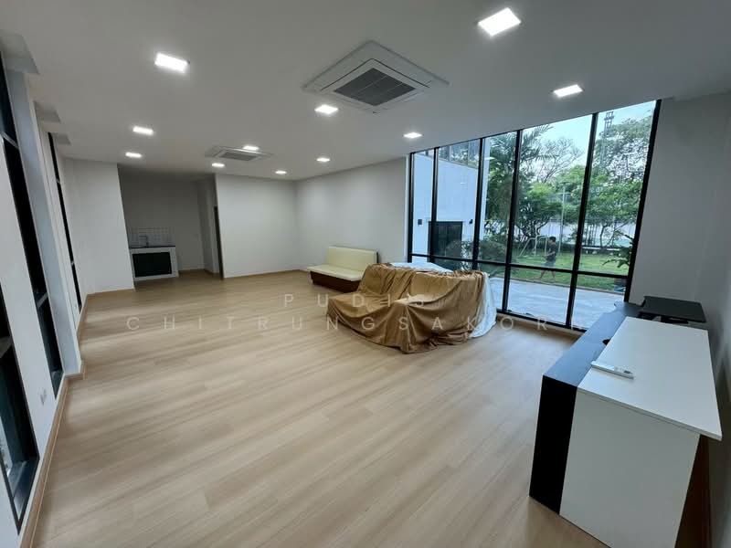 2-Storeys Building for Rent – Sukhumvit / Asoke, Bangkok, Khlong Toei, Bangkok, , 105 sqm, Shophouse For Rent, by Pudis Chitrungsakorn, 500382590 - DDproperty.com