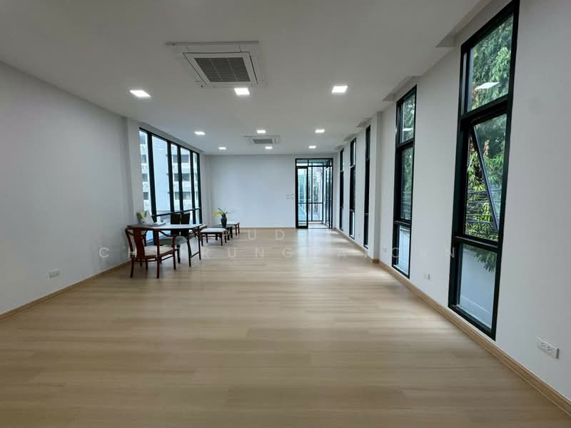 2-Storeys Building for Rent – Sukhumvit / Asoke, Bangkok, Khlong Toei, Bangkok, , 105 sqm, Shophouse For Rent, by Pudis Chitrungsakorn, 500382590 - DDproperty.com