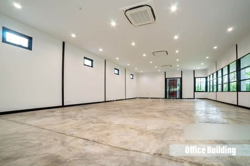 Single House for Rent – Asoke / Phrom Phong, Bangkok, Khlong Toei, Bangkok, 3 Bedrooms, 400 sqm, Single Detached House For Rent, by Pudis Chitrungsakorn, 500382598 - DDproperty.com