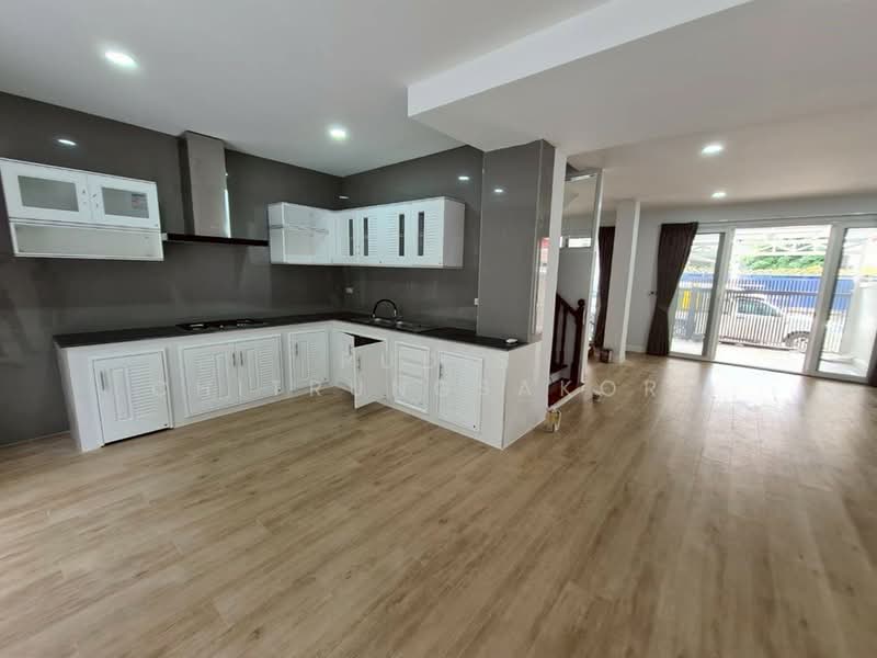 3-Storey Townhome for Rent – Sukhumvit near BTS Phra Khanong, Bangkok, Phra Kanong, Khlong Toei, Bangkok, , 304 sqm, Shophouse For Rent, by Pudis Chitrungsakorn, 500382612 - DDproperty.com