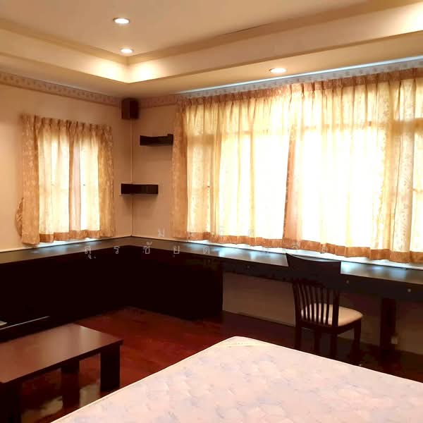Nantawan Sukhumvit 77, Bangkok, Sukhumvit 77 (On Nut 44), Bang Chak, Phra Khanong, Bangkok, 3 Bedrooms, 300 sqm, Single Detached House For Rent, by Monchit Surachaidunthavin, 500382638 - DDproperty.com