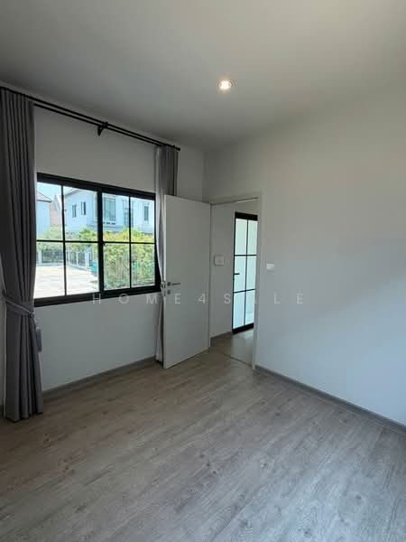 Saransiri Ramkhamhaeng, Bangkok, Khlong Song Ton Nun, Lat Krabang, Bangkok, 4 Bedrooms, 158 sqm, Single Detached House For Sale, by home4sale, 500382644 - DDproperty.com