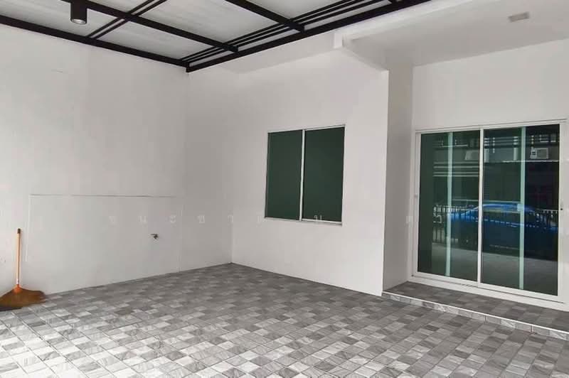 The Colors Premium Rangsit - Lumlukka, Pathum Thani, Wat Klang Klong 4 Road, Lat Sawai, Lam Luk Ka, Pathum Thani, 3 Bedrooms, 108 sqm, Townhouse For Sale, by ชนะชาติ นนท์ตา, 500382661 - DDproperty.com