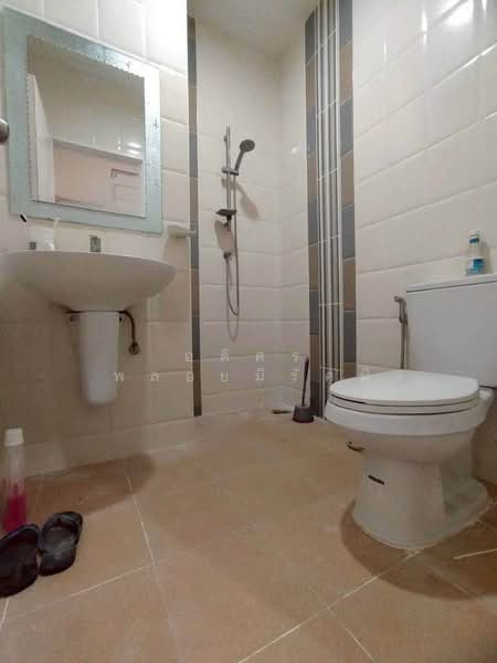 Golden Town Onnut-Pattanakarn, Bangkok, 199 Soi On Nut 65 Yeak 14, Prawet, Bangkok, 4 Bedrooms, 120 sqm, Townhouse For Rent, by Adisorn Ploymeerassamee, 500382666 - DDproperty.com