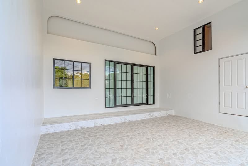 Garden Home Village, Pathum Thani, Soi Phahonyothin 60, Khu Khot, Lam Luk Ka, Pathum Thani, 8 Bedrooms, 300 sqm, Townhouse For Sale, by Angsanaporn D, 500382669 - DDproperty.com