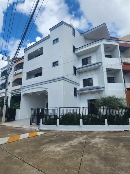 Garden Home Village, Pathum Thani, Soi Phahonyothin 60, Khu Khot, Lam Luk Ka, Pathum Thani, 8 Bedrooms, 300 sqm, Townhouse For Sale, by Angsanaporn D, 500382669 - DDproperty.com