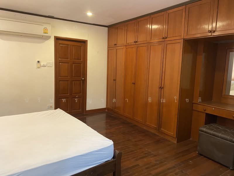 Single House Phetchaburi – Rama 9, Bangkok, Phetchaburi 47, Bang Kapi, Huai Khwang, Bangkok, 3 Bedrooms, 300 sqm, Single Detached House For Rent, by ปรินทร์ญาดา ชิณโชติ, 500382674 - DDproperty.com