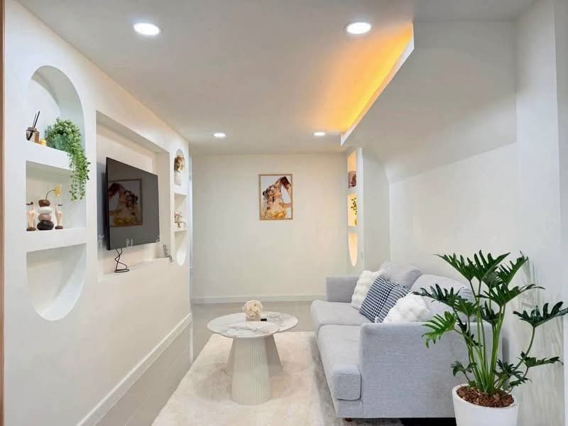 Beautiful Minimal-Style Townhouse in Sri Lanna Community, Khuang Singh, Chiang Mai., Chiang Mai, โชตนา, Chang Phuak, Muang Chiang Mai, Chiang Mai, 3 Bedrooms, 120 sqm, Townhouse For Sale, by หทัยรัตน์ จรัสอุไรสิน, 500382703 - DDproperty.com