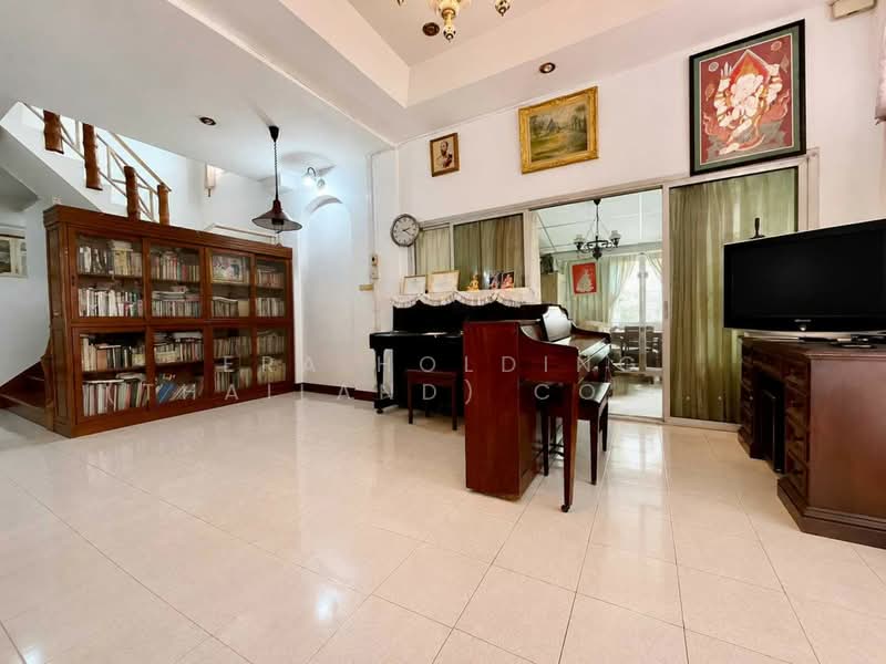 อาคารพาณิชย์ 4.5 ชั้น หลังมุม, กรุงเทพ, ลาดพร้าว, กรุงเทพ, 320 ตร.ม., ตึกแถว-อาคารพาณิชย์ ขาย, โดย ERA Holding (Thailand) Co., Ltd., 500382708 - DDproperty.com