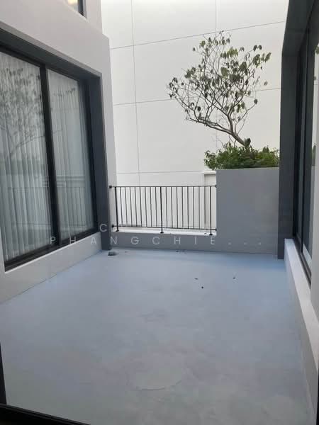Aerie Srinakarin-Krungthepkreetha, Bangkok, Srinakarin - Romklao Road, Khlong Song Ton Nun, Lat Krabang, Bangkok, 5 Bedrooms, 350 sqm, Single Detached House For Sale, by Chanon Phangchienghien, 500382718 - DDproperty.com