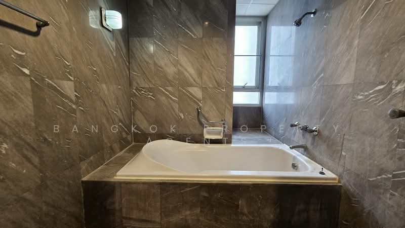 Krungthep Thani Tower, Bangkok, 56 Soi Sukhumvit 24, Khong Tan, Khlong Toei, Bangkok, 3 Bedrooms, 230 sqm, Condo For Rent, by BANGKOK PROPERTY AGENTS, 500382777 - DDproperty.com