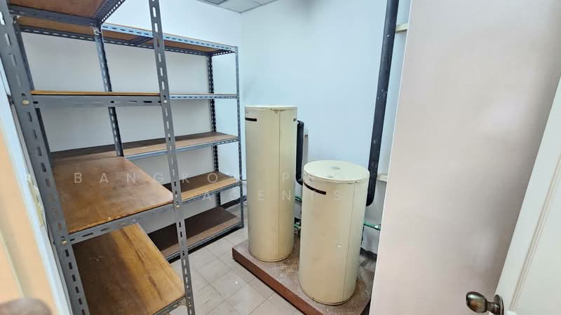 Krungthep Thani Tower, Bangkok, 56 Soi Sukhumvit 24, Khong Tan, Khlong Toei, Bangkok, 3 Bedrooms, 230 sqm, Condo For Rent, by BANGKOK PROPERTY AGENTS, 500382777 - DDproperty.com