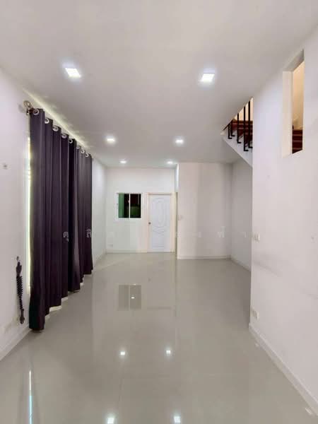 ให้เช่าทาวน์โฮมใหม่ ม.โกลเด้นท์แลนด์ มาบยางพร ระยอง, Rayong, Mapyangphon, Pluak Daeng, Rayong, 2 Bedrooms, 75 sqm, Townhouse For Rent, by Dusit Saengfa, 500382786 - DDproperty.com