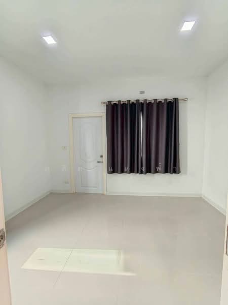 ให้เช่าทาวน์โฮมใหม่ ม.โกลเด้นท์แลนด์ มาบยางพร ระยอง, Rayong, Mapyangphon, Pluak Daeng, Rayong, 2 Bedrooms, 75 sqm, Townhouse For Rent, by Dusit Saengfa, 500382786 - DDproperty.com