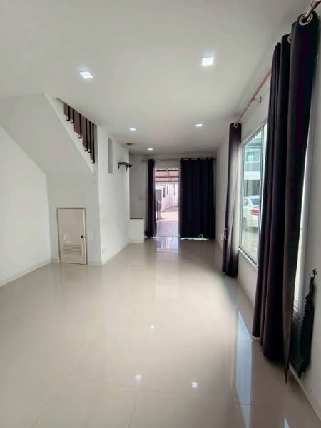 ให้เช่าทาวน์โฮมใหม่ ม.โกลเด้นท์แลนด์ มาบยางพร ระยอง, Rayong, Mapyangphon, Pluak Daeng, Rayong, 2 Bedrooms, 75 sqm, Townhouse For Rent, by Dusit Saengfa, 500382786 - DDproperty.com