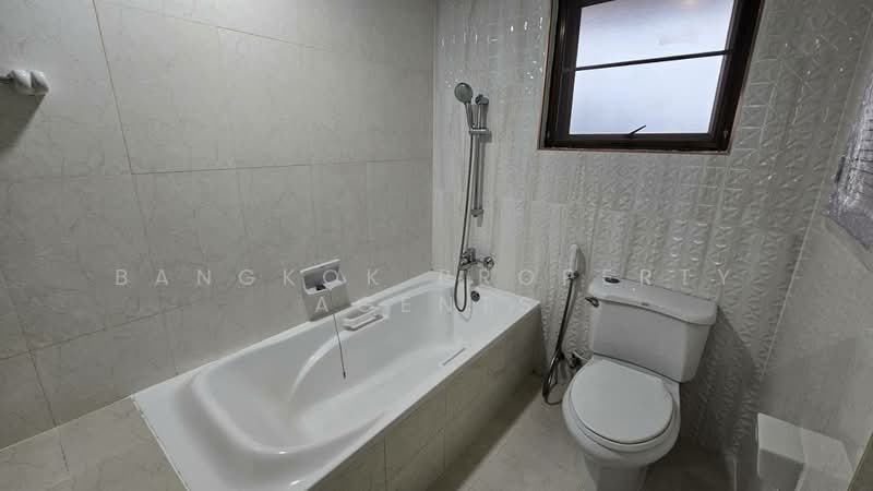 Sethiwan Mansion Sukhumvit 49, Bangkok, Soi Sukhumvit 49, Khlong Tan Nua, Watthana, Bangkok, 3 Bedrooms, 300 sqm, Condo For Rent, by BANGKOK PROPERTY AGENTS, 500382801 - DDproperty.com