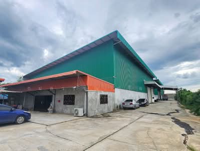 ขาย - ขายด่วน! โรงงาน พร้อมใบ รง.4 และที่พักพนักงาน 15 ห้อง เนื้อที่เกือบ 10 ไร่ ดอนตูม นครปฐม, นครปฐม