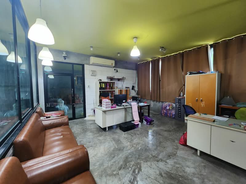 ขายด่วน! โรงงาน พร้อมใบ รง.4 และที่พักพนักงาน 15 ห้อง เนื้อที่เกือบ 10 ไร่ ดอนตูม นครปฐม, นครปฐม, ห้วยพระ, ดอนตูม, นครปฐม, 15,456 ตร.ม., ที่ดิน ขาย, โดย กมลวรรณ ปริยวาที, 500382899 - DDproperty.com