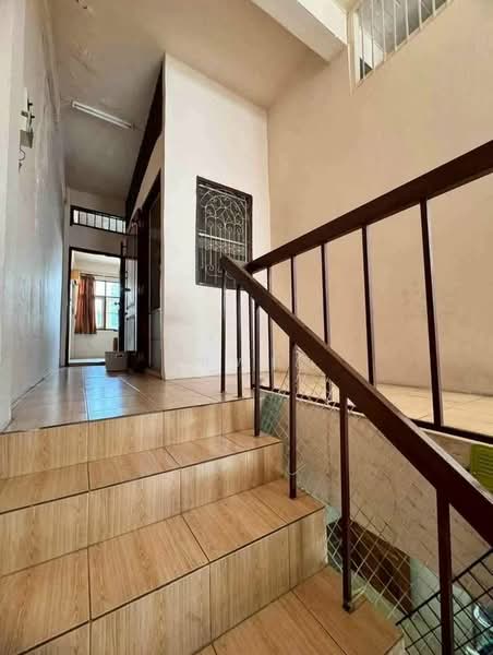 อาคารพาณิชย์ 4 ชั้นครึ่ง 1 คูหา ทำเลทอง ซ. เอกมัย 30, Bangkok, Khlong Tan Nua, Watthana, Bangkok, , 68 sqm, Land For Sale, by ทิพย์, 500382938 - DDproperty.com