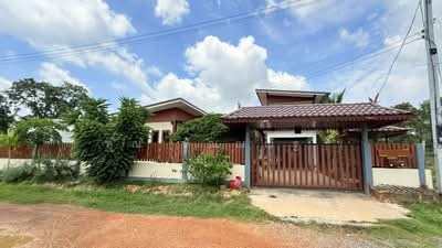 ขาย - บ้านเดี่ยว 100 ตร.ว ปลูกบนเนินเขา หนองยาว เมืองสระบุรี บ้านสวยพร้อมอยู่ ราคาถูก, สระบุรี