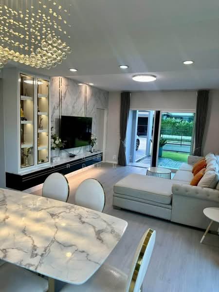 Chaiyaphruek Ramindra Expressway-Chatuchot, Bangkok, Kanchanapisek Road, Sam Wa Tawan Tok, Khlong Sam Wa, Bangkok, 3 Bedrooms, 200 sqm, Single Detached House For Rent, by Adisorn Ploymeerassamee, 500383025 - DDproperty.com