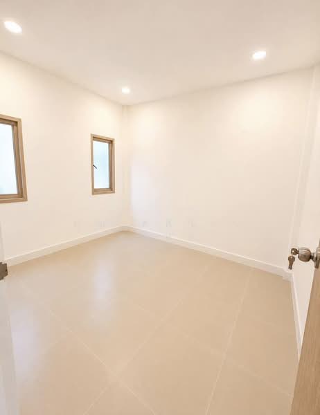 Laksi, Bangkok, Thung Song Hong, Lak Si, Bangkok, 3 Bedrooms, 120 sqm, Townhouse For Sale, by คุณ ศศิวิภา พูลทา, 500383086 - DDproperty.com