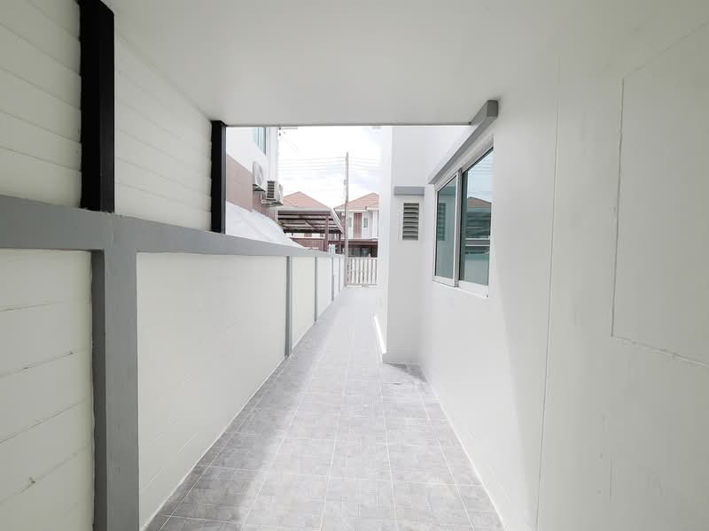 บ้านรีโนเวทใหม่ บ้านเดี่ยว 2 ชั้น ม.กรีนเนอรี่ บาย นิราวิลล์ ขนาด 63.1 ตร.ว. 3ห้องนอน 2ห้องน้ำ 1ห้, สมุทรสาคร, ถนนเลียบคลองสี่, บางน้ำจืด, เมืองสมุทรสาคร, สมุทรสาคร, 350 ตร.ม., บ้านเดี่ยว ขาย, โดย วิภา รุ่งธุระ, 500383125 - DDproperty.com