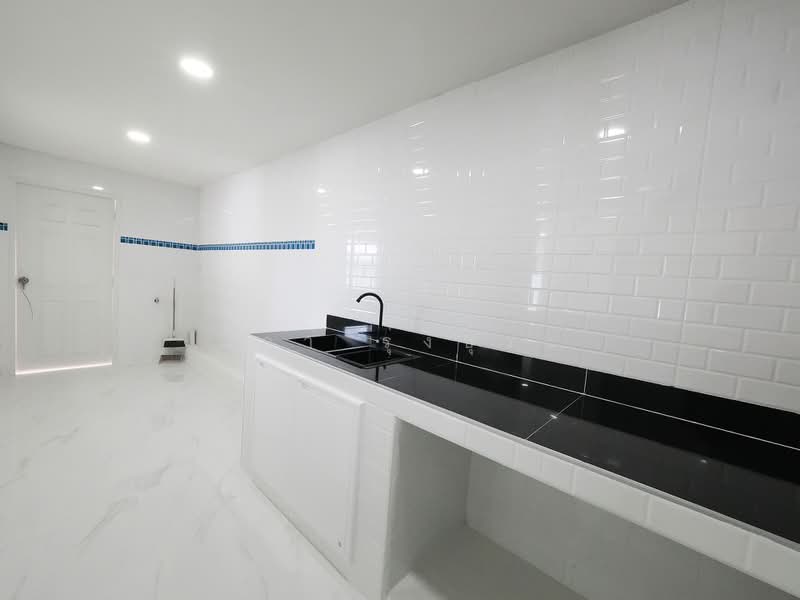 บ้านรีโนเวทใหม่ บ้านเดี่ยว 2 ชั้น ม.กรีนเนอรี่ บาย นิราวิลล์ ขนาด 63.1 ตร.ว. 3ห้องนอน 2ห้องน้ำ 1ห้, Samut Sakhon, ถนนเลียบคลองสี่, Bang Nam Chut, Muang Samut Sakhon, Samut Sakhon, 3 Bedrooms, 350 sqm, Single Detached House For Sale, by wipa รุ่งธุระ, 500383125 - DDproperty.com