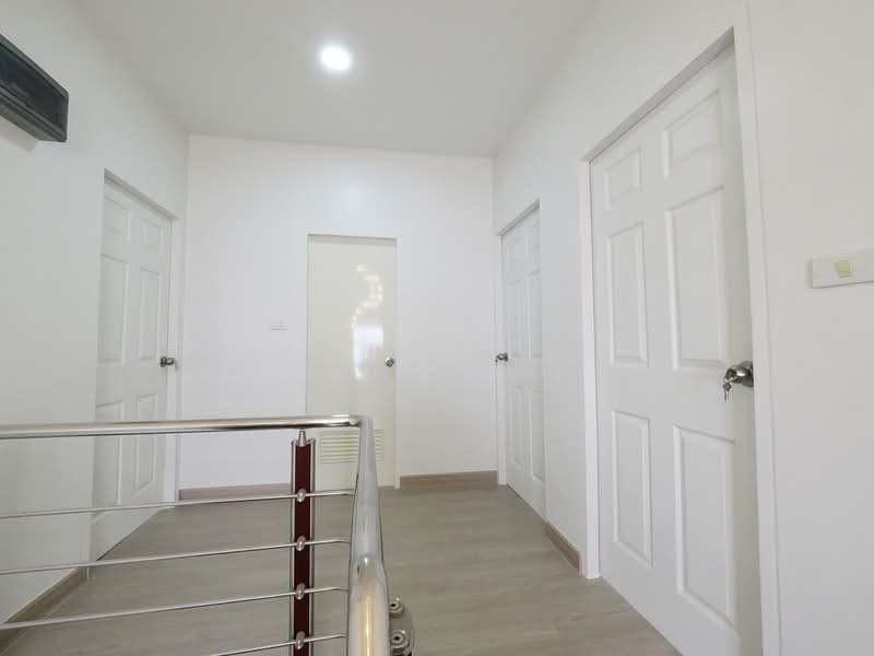 บ้านรีโนเวทใหม่ บ้านเดี่ยว 2 ชั้น ม.กรีนเนอรี่ บาย นิราวิลล์ ขนาด 63.1 ตร.ว. 3ห้องนอน 2ห้องน้ำ 1ห้, Samut Sakhon, ถนนเลียบคลองสี่, Bang Nam Chut, Muang Samut Sakhon, Samut Sakhon, 3 Bedrooms, 350 sqm, Single Detached House For Sale, by wipa รุ่งธุระ, 500383125 - DDproperty.com