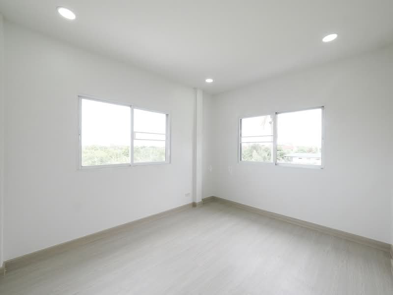บ้านรีโนเวทใหม่ บ้านเดี่ยว 2 ชั้น ม.กรีนเนอรี่ บาย นิราวิลล์ ขนาด 63.1 ตร.ว. 3ห้องนอน 2ห้องน้ำ 1ห้, Samut Sakhon, ถนนเลียบคลองสี่, Bang Nam Chut, Muang Samut Sakhon, Samut Sakhon, 3 Bedrooms, 350 sqm, Single Detached House For Sale, by wipa รุ่งธุระ, 500383125 - DDproperty.com