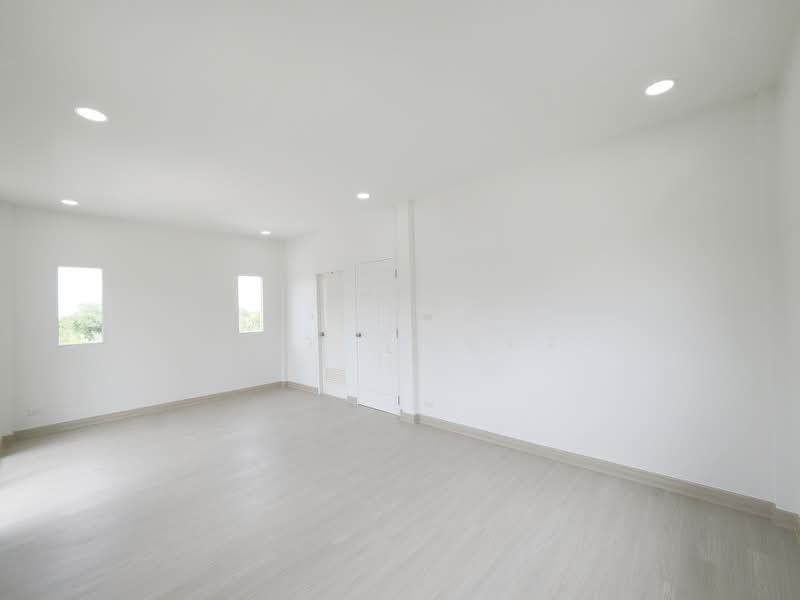 บ้านรีโนเวทใหม่ บ้านเดี่ยว 2 ชั้น ม.กรีนเนอรี่ บาย นิราวิลล์ ขนาด 63.1 ตร.ว. 3ห้องนอน 2ห้องน้ำ 1ห้, Samut Sakhon, ถนนเลียบคลองสี่, Bang Nam Chut, Muang Samut Sakhon, Samut Sakhon, 3 Bedrooms, 350 sqm, Single Detached House For Sale, by wipa รุ่งธุระ, 500383125 - DDproperty.com