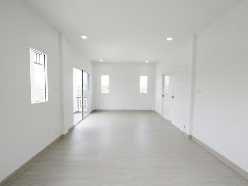 บ้านรีโนเวทใหม่ บ้านเดี่ยว 2 ชั้น ม.กรีนเนอรี่ บาย นิราวิลล์ ขนาด 63.1 ตร.ว. 3ห้องนอน 2ห้องน้ำ 1ห้, Samut Sakhon, ถนนเลียบคลองสี่, Bang Nam Chut, Muang Samut Sakhon, Samut Sakhon, 3 Bedrooms, 350 sqm, Single Detached House For Sale, by wipa รุ่งธุระ, 500383125 - DDproperty.com